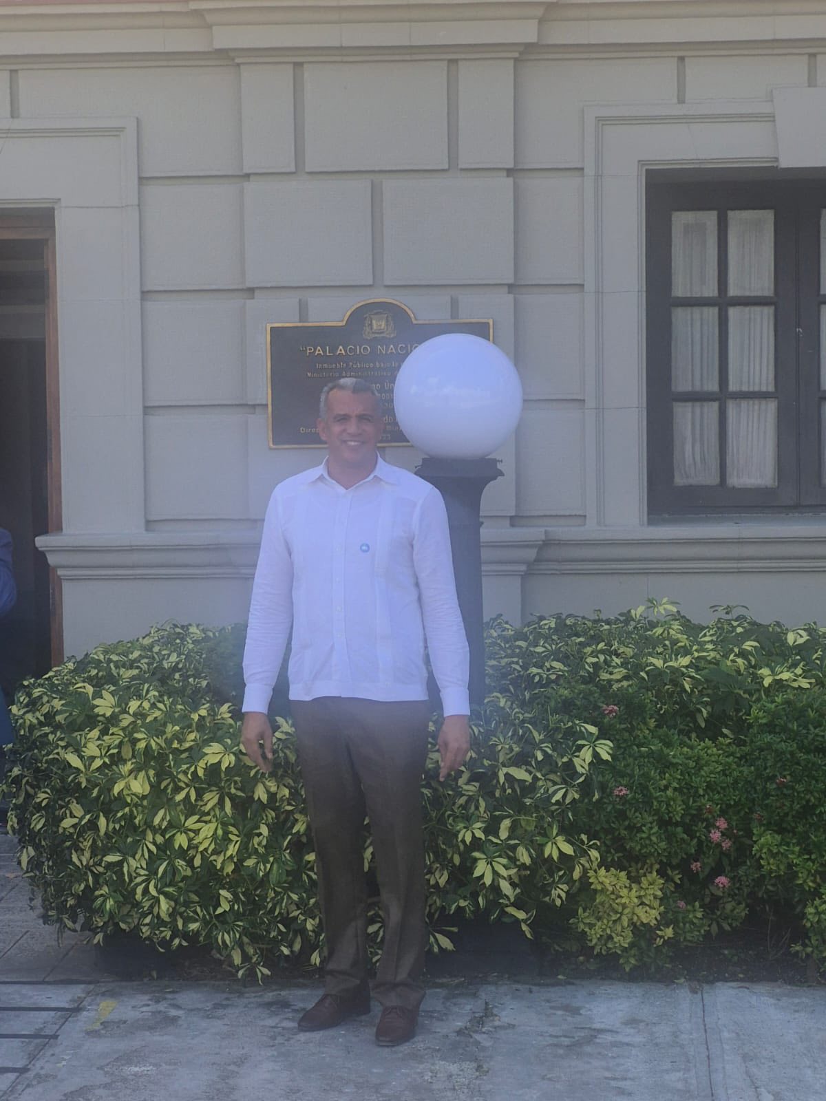 Alcalde Noel Peralta participa en reunión con el ministro de la Presidencia para impulsar desarrollo municipal